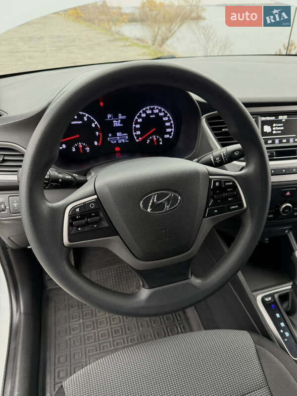 Седан Hyundai Accent 2017 в Днепре