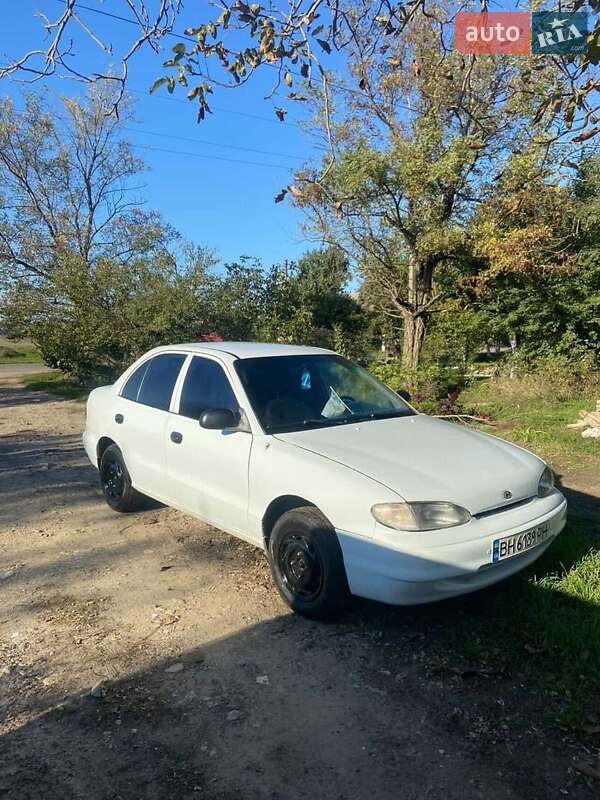 Седан Hyundai Accent 1995 в Белгороде-Днестровском фото 2 Седан Hyundai Accent 1995 в Белгороде-Днестровском