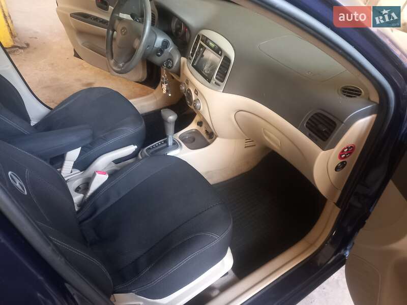 Седан Hyundai Accent 2008 в Срібному