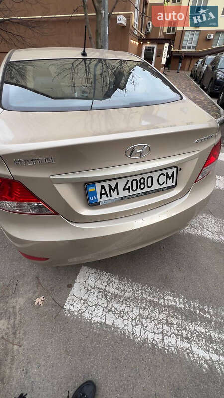 Седан Hyundai Accent 2013 в Житомирі