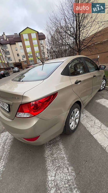 Седан Hyundai Accent 2013 в Житомирі