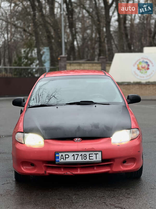 Ліфтбек Hyundai Accent 1995 в Новомосковську фото Ліфтбек Hyundai Accent 1995 в Новомосковську
