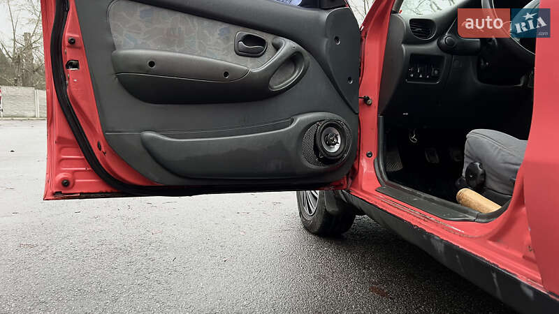 Ліфтбек Hyundai Accent 1995 в Новомосковську фото 7 Ліфтбек Hyundai Accent 1995 в Новомосковську