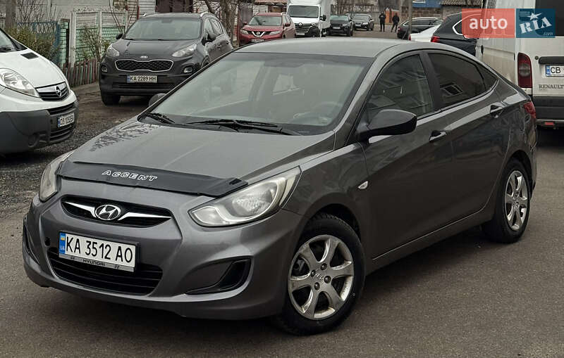 Hyundai Accent 2013