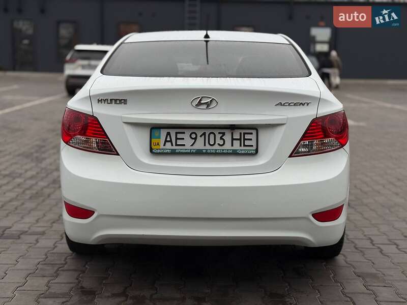 Седан Hyundai Accent 2013 в Кривому Розі