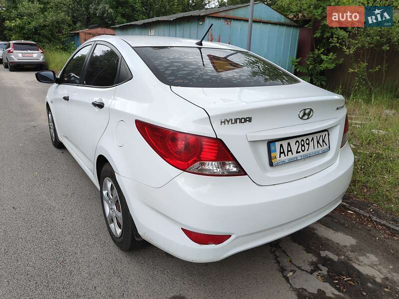 Седан Hyundai Accent 2012 в Львові