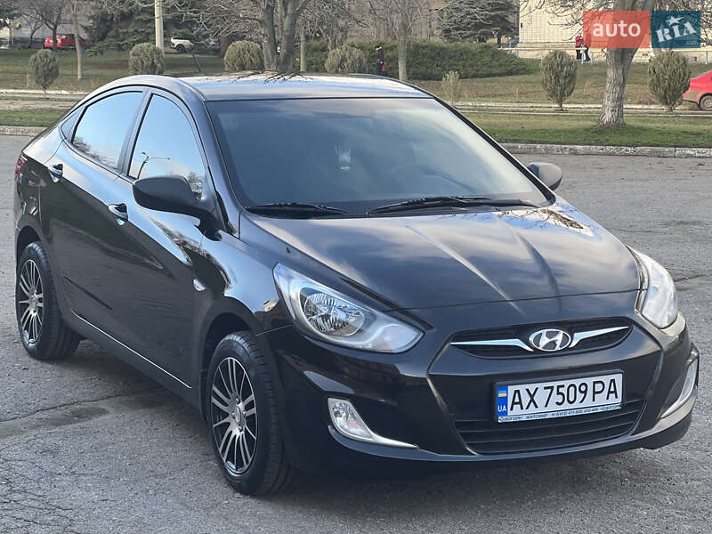 Седан Hyundai Accent 2012 в Лозовій