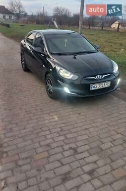 Седан Hyundai Accent 2013 в Змиеве
