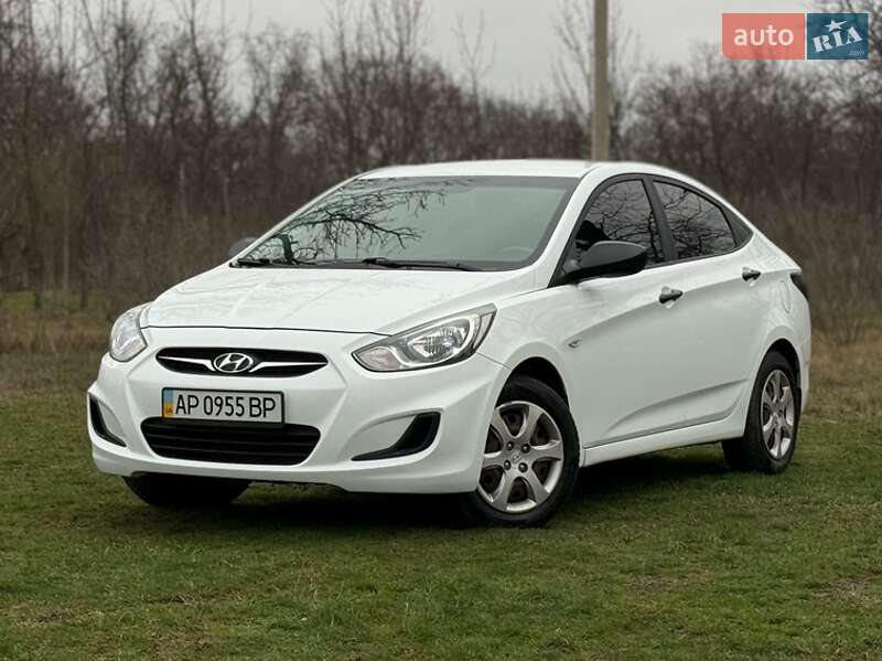 Hyundai Accent 2012 Hyundai Accent 2012