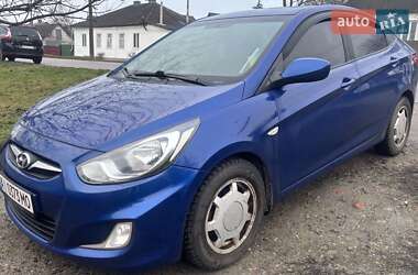 Седан Hyundai Accent 2011 в Тараще