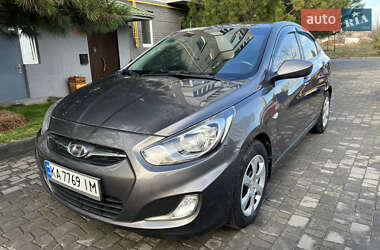 Седан Hyundai Accent 2013 в Дніпрі