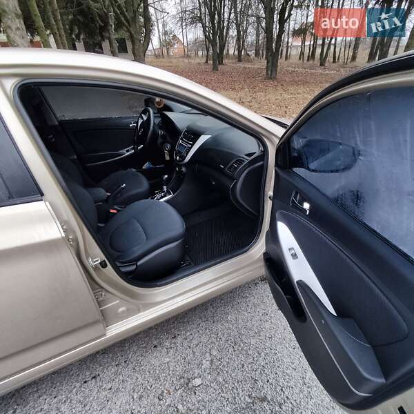 Седан Hyundai Accent 2012 в Ромнах фото 11 Седан Hyundai Accent 2012 в Ромнах