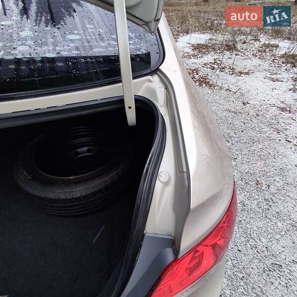 Седан Hyundai Accent 2012 в Ромнах фото 16 Седан Hyundai Accent 2012 в Ромнах