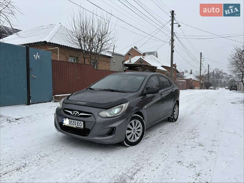 Hyundai Accent 2011