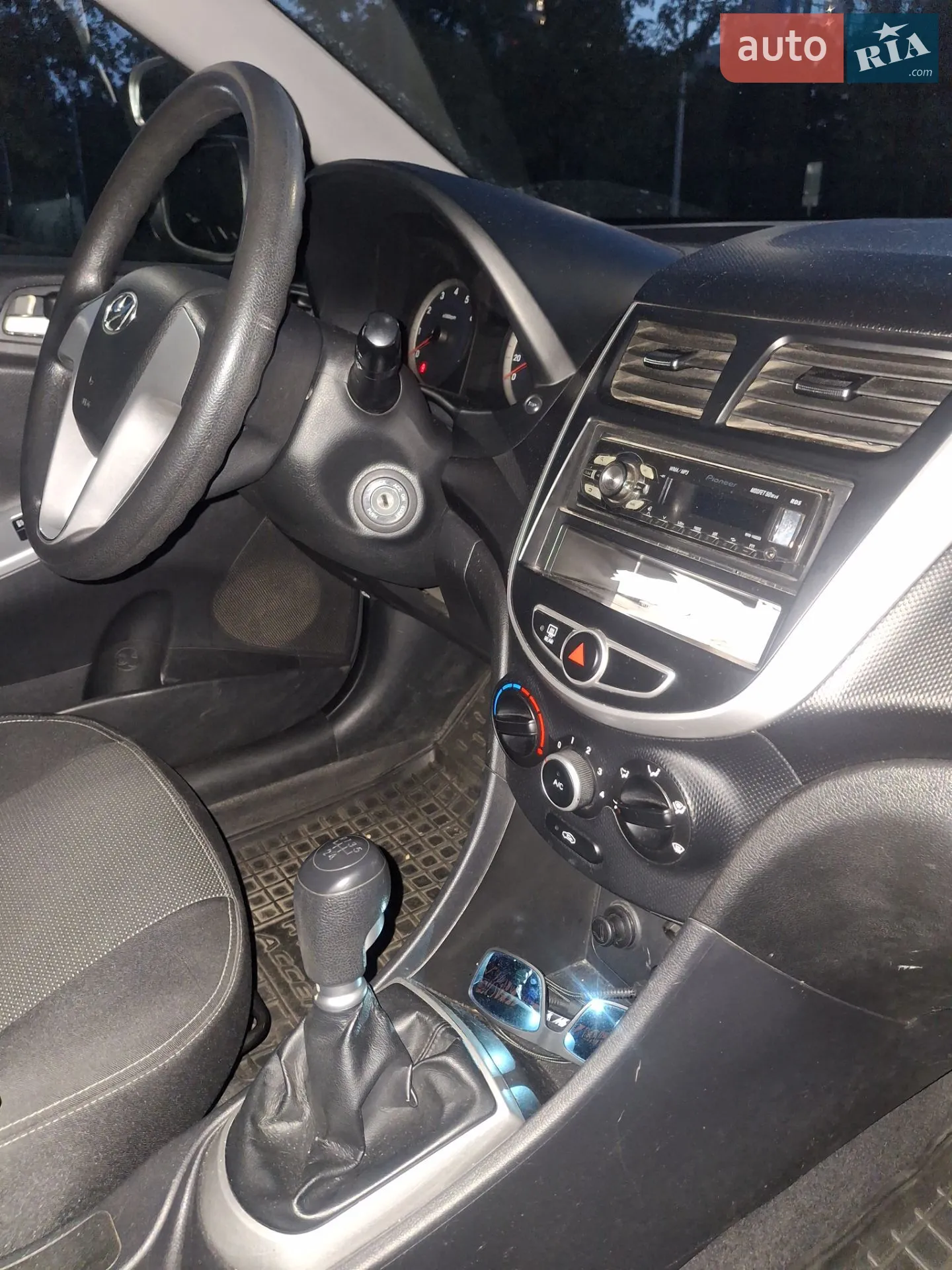 2011 Hyundai Accent - мініатюра 8