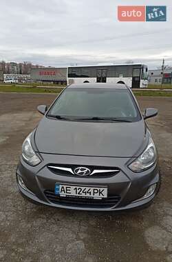 Седан Hyundai Accent 2012 в Ужгороді