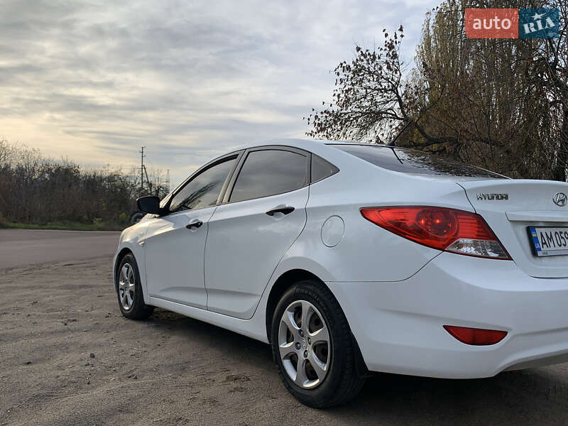 Седан Hyundai Accent 2013 в Радомышле фото 21 Седан Hyundai Accent 2013 в Радомышле