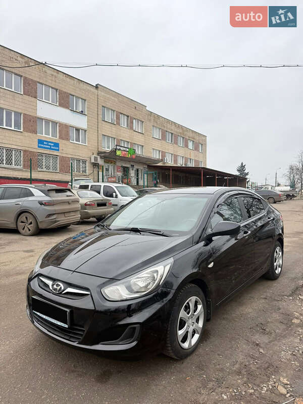 Hyundai Accent 2013 Hyundai Accent 2013
