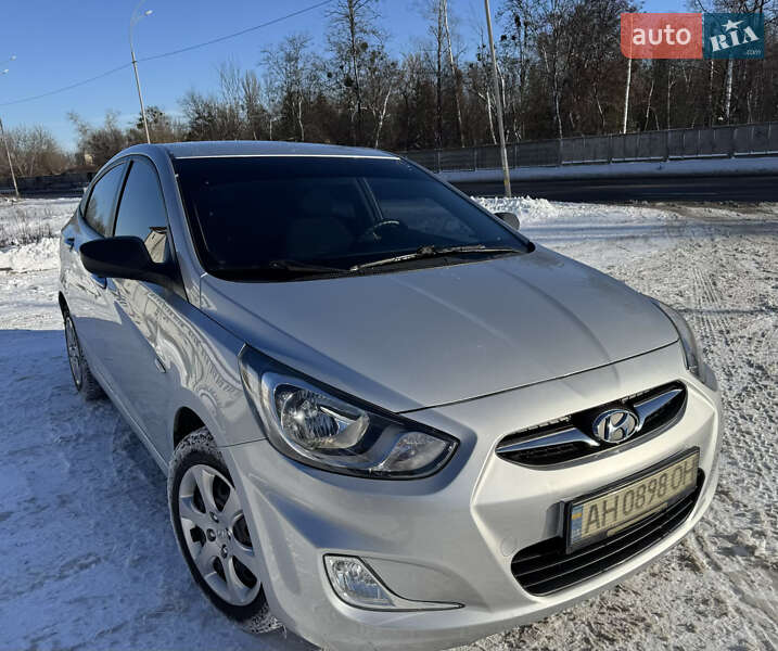 Hyundai Accent 2012 Hyundai Accent 2012