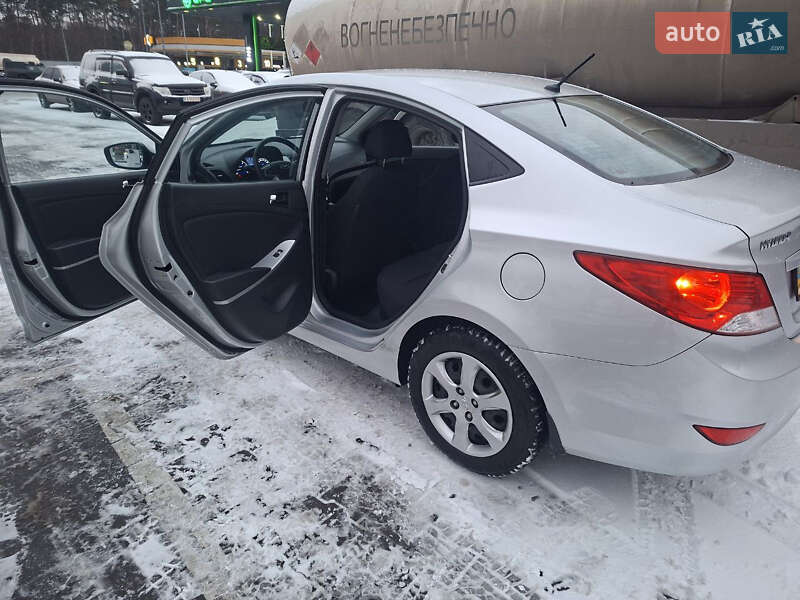 Седан Hyundai Accent 2012 в Києві фото 36 Седан Hyundai Accent 2012 в Києві