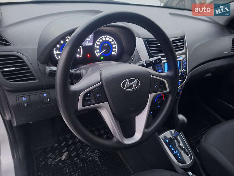 Седан Hyundai Accent 2012 в Києві фото 46 Седан Hyundai Accent 2012 в Києві