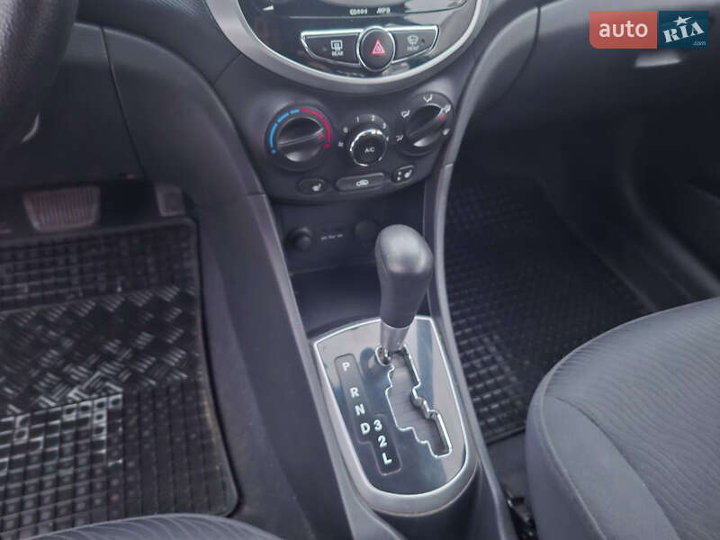 Седан Hyundai Accent 2012 в Києві фото 49 Седан Hyundai Accent 2012 в Києві