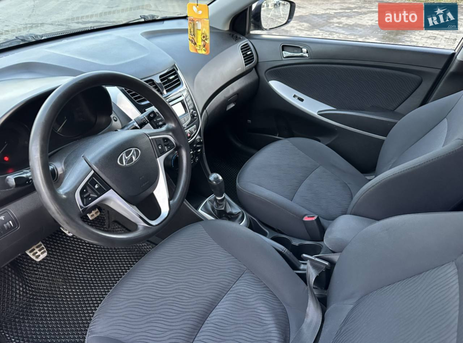 2012 Hyundai Accent - мініатюра 6