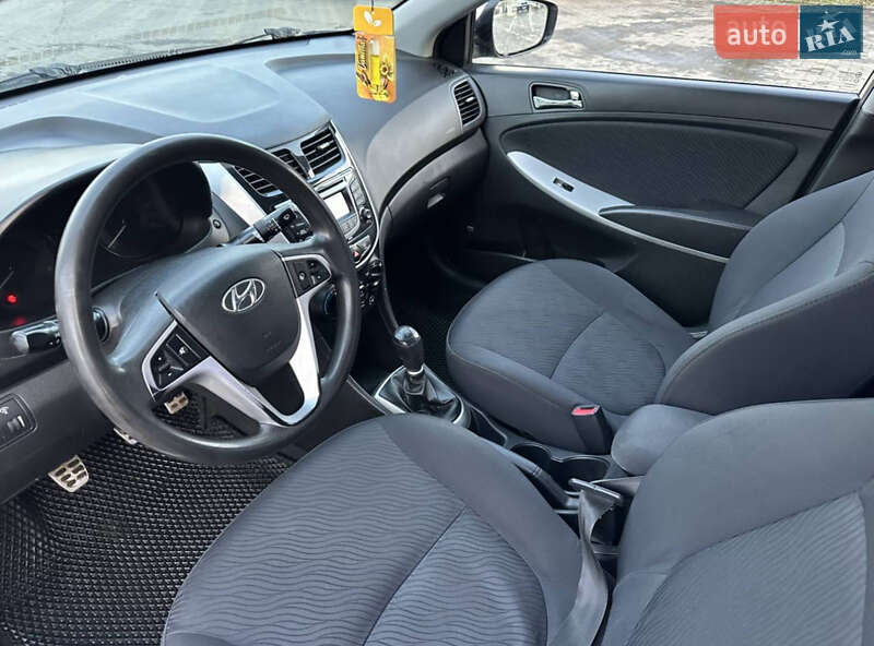 Седан Hyundai Accent 2012 в Чернівцях фото 6 Седан Hyundai Accent 2012 в Чернівцях