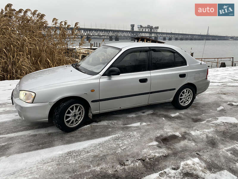 Лифтбек Hyundai Accent 2000 в Днепре фото 3 Лифтбек Hyundai Accent 2000 в Днепре