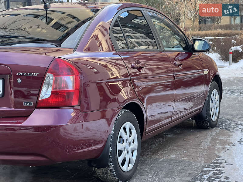 Седан Hyundai Accent 2008 в Киеве
