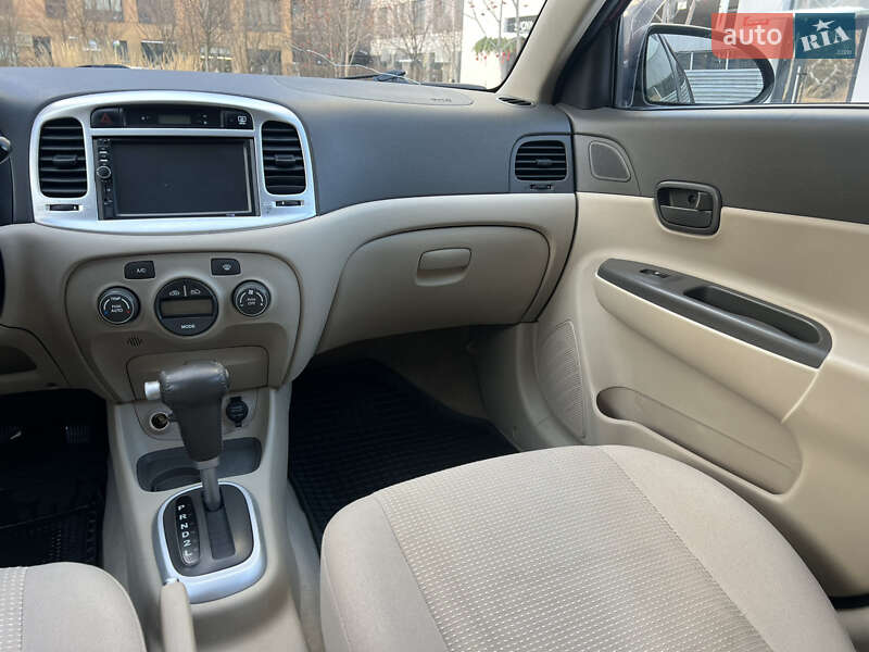 Седан Hyundai Accent 2008 в Киеве