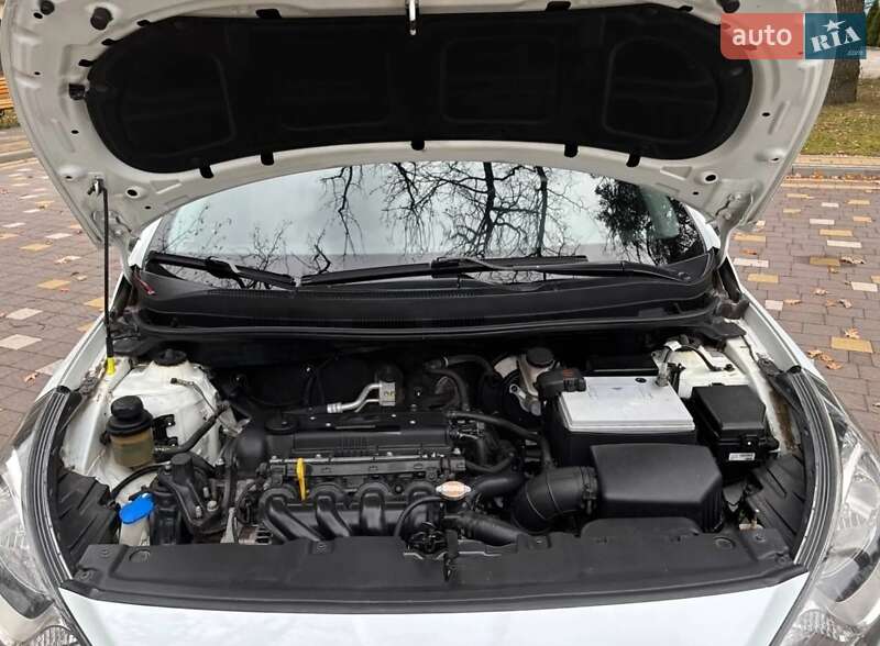 Седан Hyundai Accent 2012 в Кременчуці