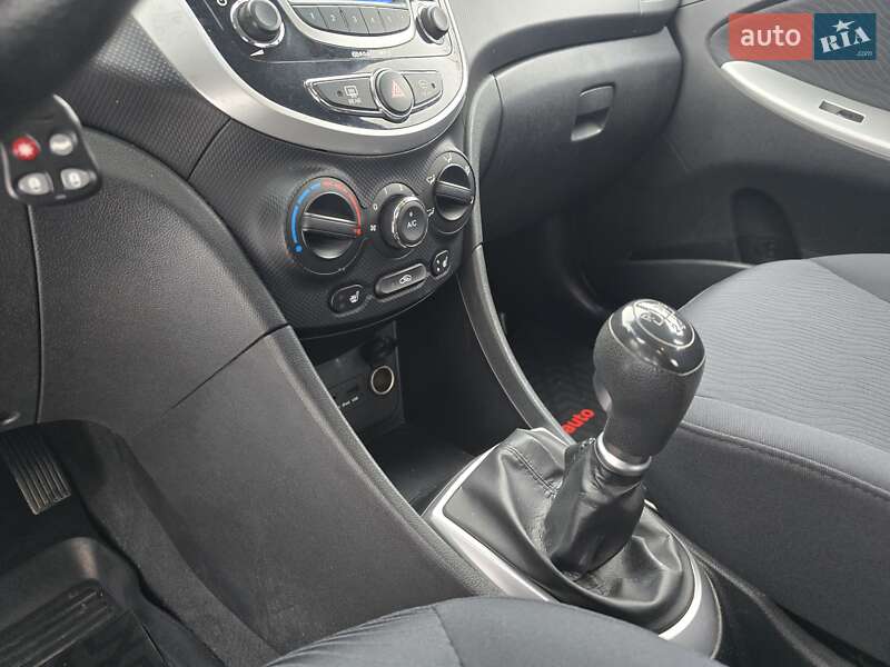 Седан Hyundai Accent 2013 в Хмельницком