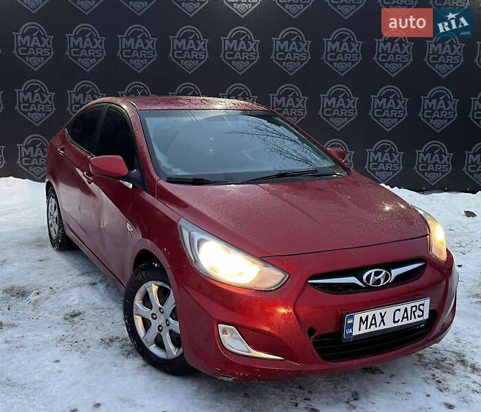 Hyundai Accent 2012