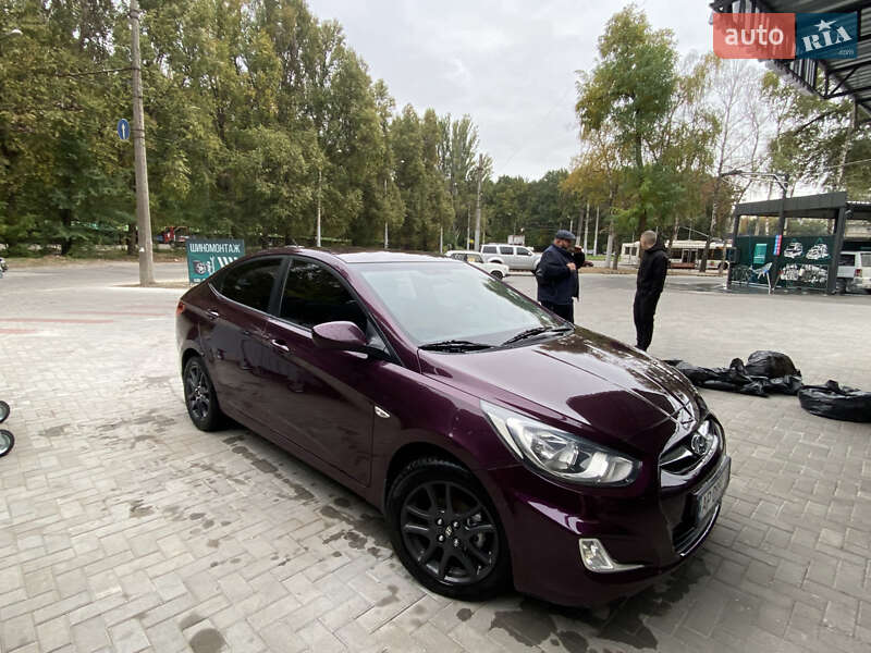 Седан Hyundai Accent 2011 в Запорожье