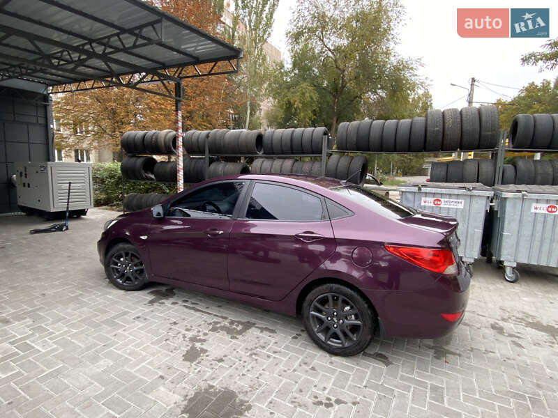 Седан Hyundai Accent 2011 в Запорожье