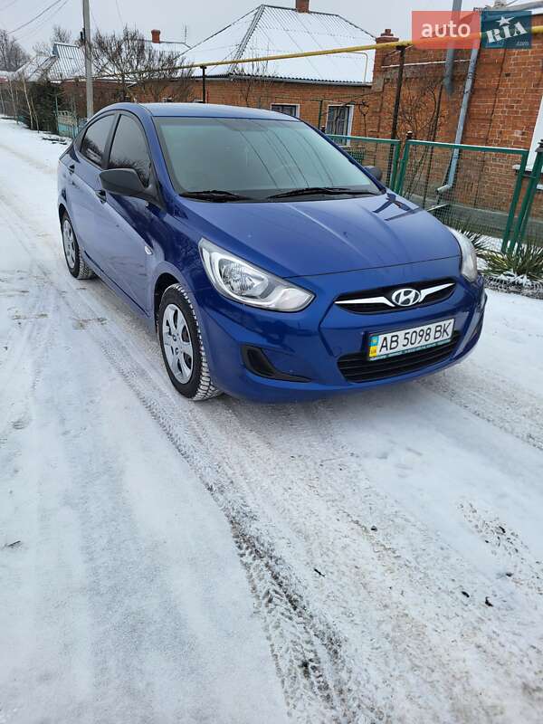 Седан Hyundai Accent 2011 в Ананьеве фото 31 Седан Hyundai Accent 2011 в Ананьеве