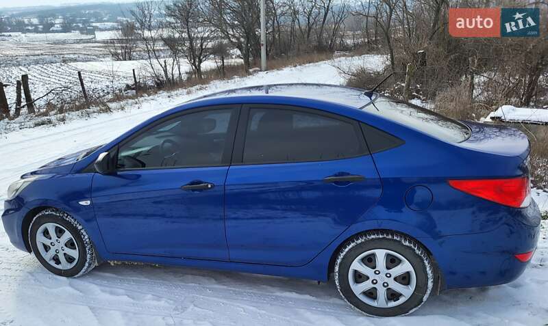 Седан Hyundai Accent 2011 в Ананьеве фото 38 Седан Hyundai Accent 2011 в Ананьеве