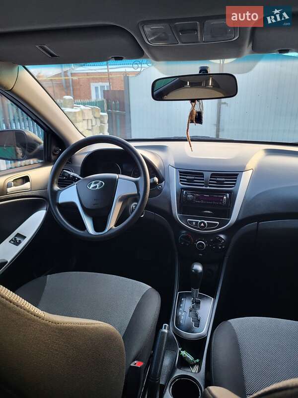 Седан Hyundai Accent 2011 в Ананьеве фото 57 Седан Hyundai Accent 2011 в Ананьеве