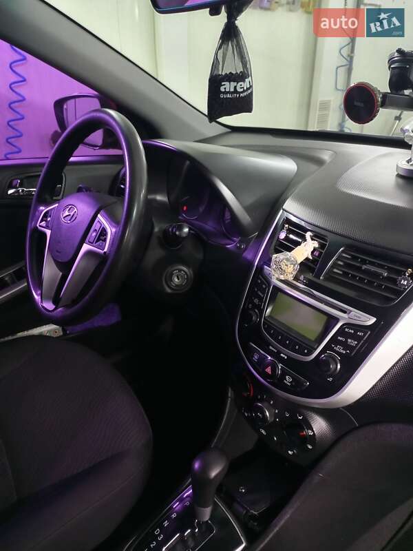 Седан Hyundai Accent 2012 в Каменец-Подольском