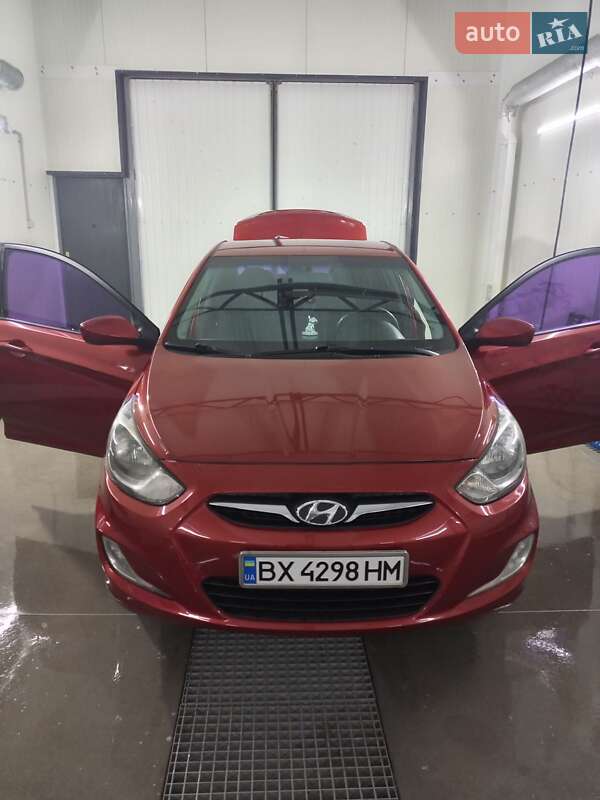 Седан Hyundai Accent 2012 в Каменец-Подольском
