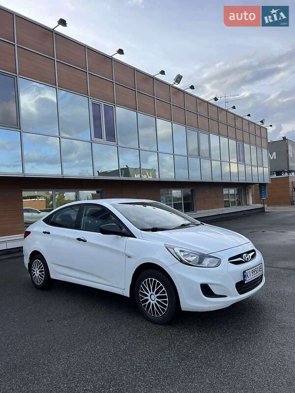 Hyundai Accent 2013 Hyundai Accent 2013