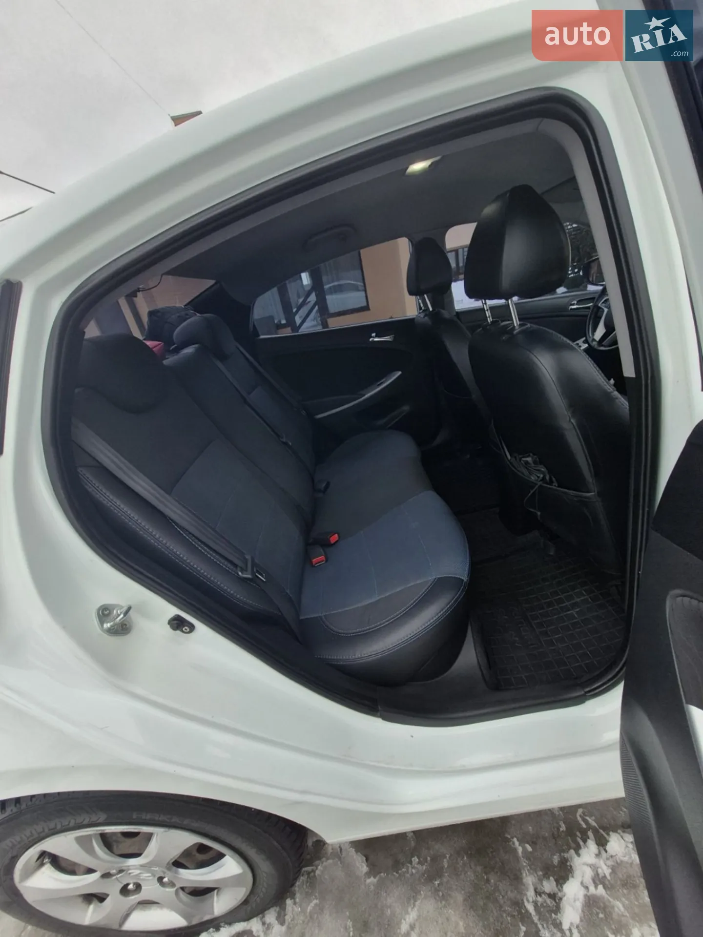 2012 Hyundai Accent - мініатюра 8