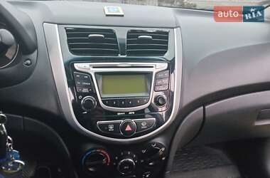 Седан Hyundai Accent 2011 в Жовтих Водах