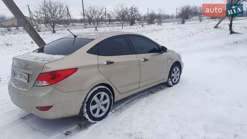 Седан Hyundai Accent 2013 в Николаеве