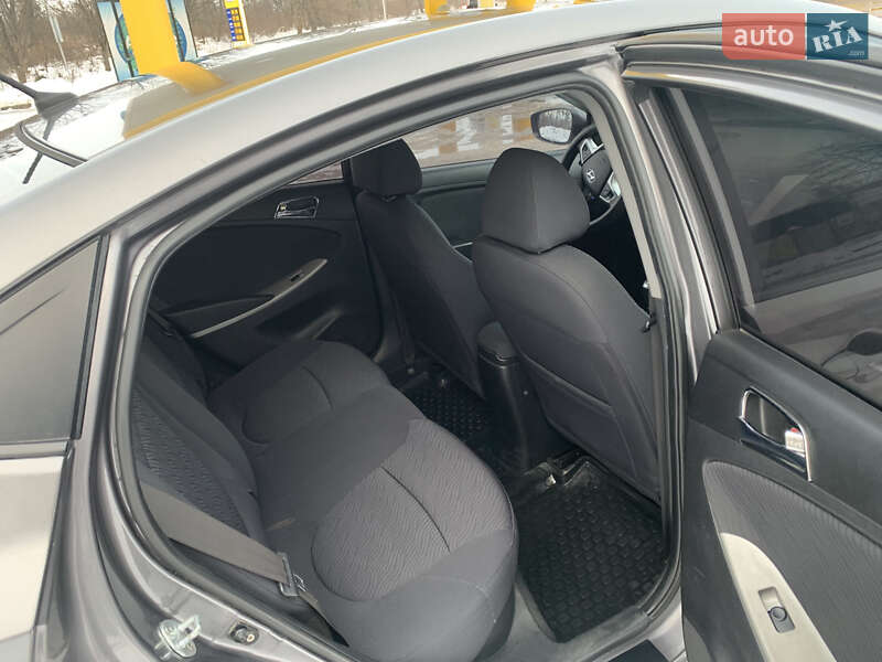Седан Hyundai Accent 2011 в Ровно