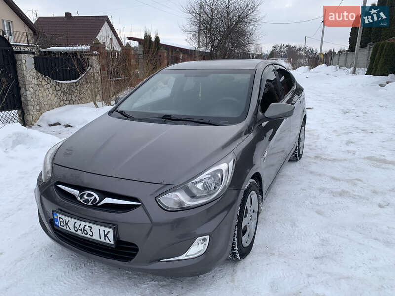 Седан Hyundai Accent 2011 в Ровно