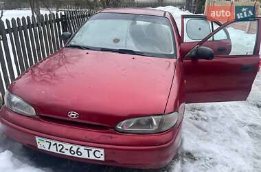 Седан Hyundai Accent 1995 в Стебнику