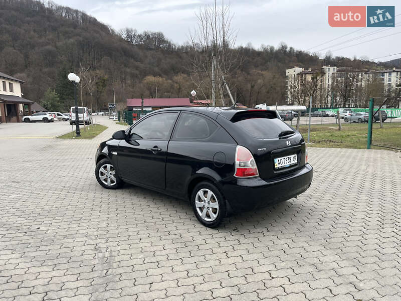 Хэтчбек Hyundai Accent 2007 в Сваляве