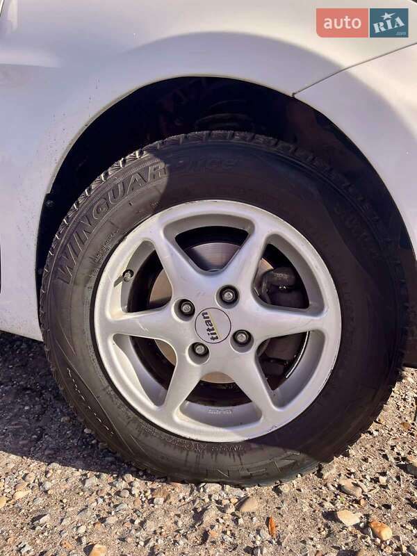 Седан Hyundai Accent 2015 в Ужгороде